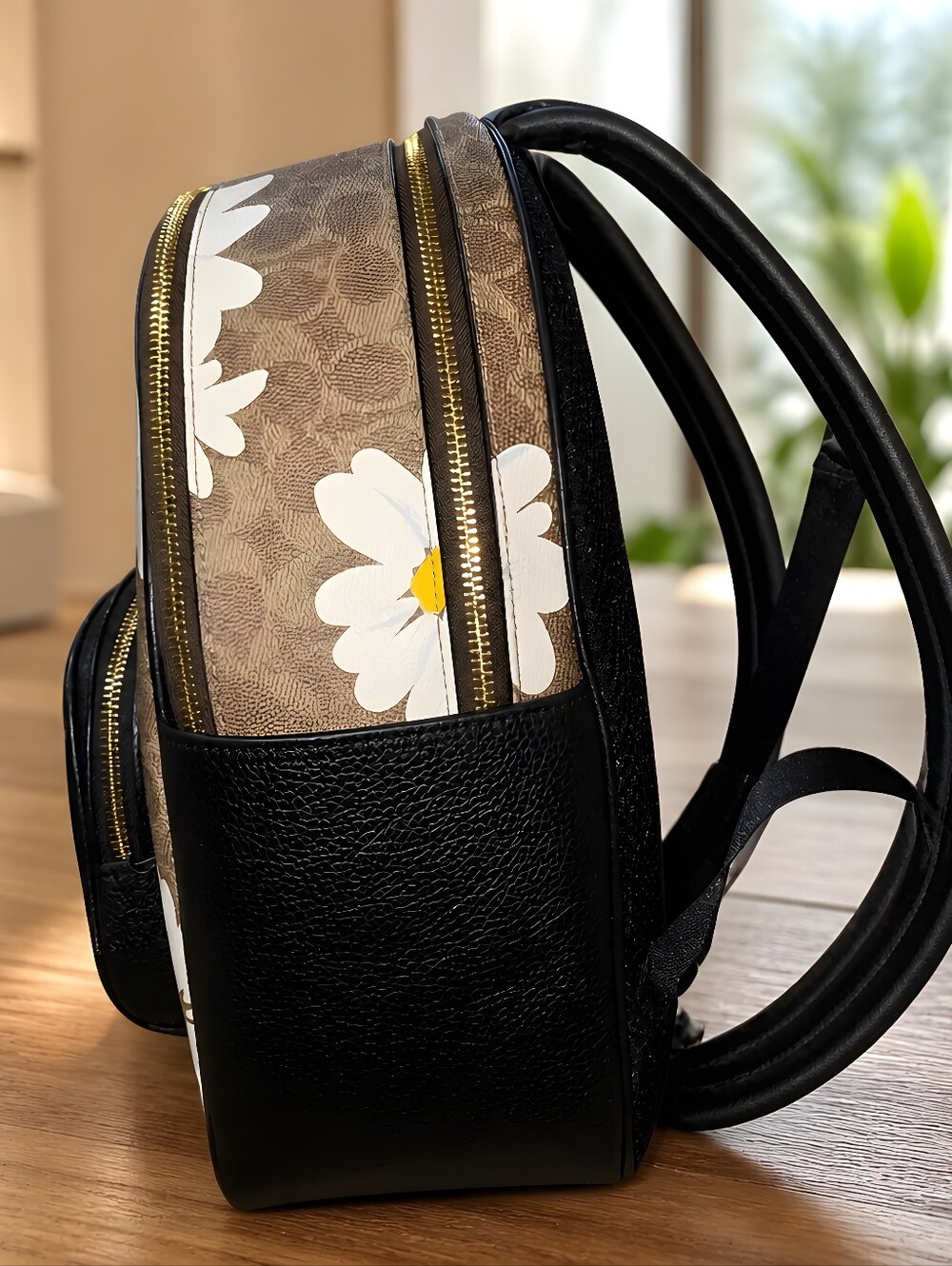 NWT - Coach Court Backpack in Signature Canvas with Daisy Print Year 2024 - Picture 4 of 15